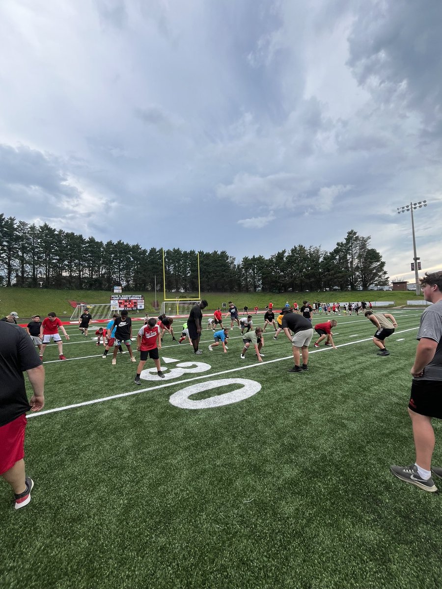 Future Cardinal Offensive Linemen getting after it during Night 1 of Little League Camp!! <a href="/TMobile/">T-Mobile</a> <a href="/esh_football/">East Surry HS Football</a> #FN5GL #Sweepstakes