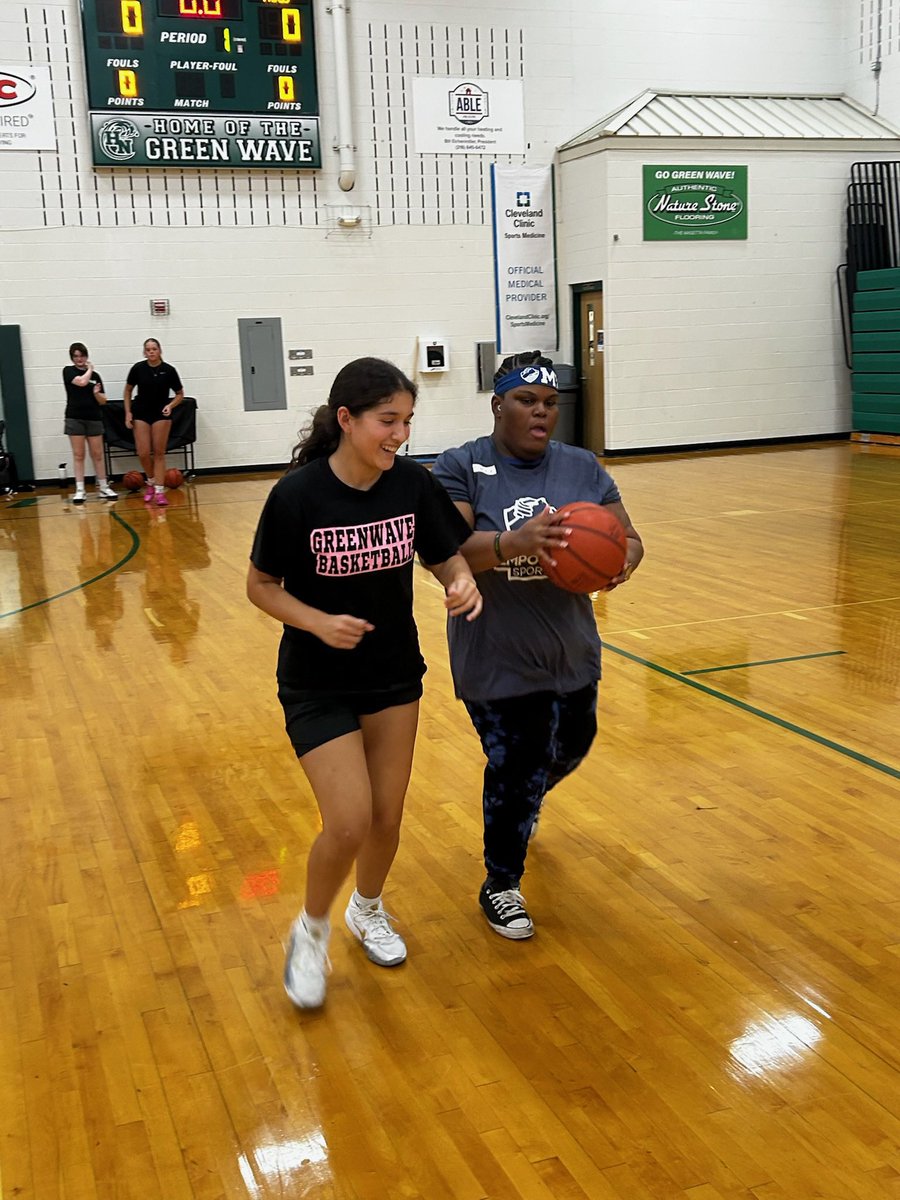 HNGB_Hoops's tweet photo. "As we work to create light for others, we naturally light our own way."

Thank you to Empower Sports who always teach us something new, remind us how to have fun and show us how to be the ultimate teammate! 💚🌊💙💙 https://t.co/aKeDoKcJfN