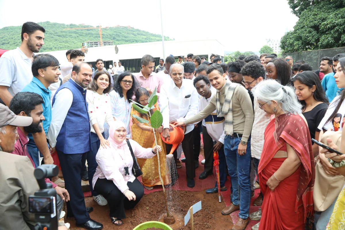 Dr. Vidya Yeravdekar (@vidya_symbiosis) on Twitter photo Foreign students planted trees as a part of the International Students’ Day celebrations! <a href="/symbiosistweets/">Symbiosis International (Deemed University)</a> #internationalstudents Foreign students planted trees as a part of the International Students’ Day celebrations! <a href="/symbiosistweets/">Symbiosis International (Deemed University)</a> #internationalstudents