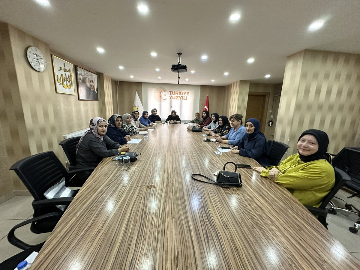 AK Kadın Batman (@akkadin_batman) on Twitter photo 📍Ak Parti Batman İl Başkanlığı
Kadın Kolları Başkanımız Sn. <a href="/svlaksy72/">Seval Aksoy🇹🇷🇵🇸</a> Başkanlığında haftalık Yürütme ve Yönetim Kurulu Toplantılarımız icra edildi.
Toplantılarımızın hayırlara vesile olmasını temenni ederiz.
<a href="/RTErdogan/">Recep Tayyip Erdoğan</a>
<a href="/tugbaisikercan/">Tuğba IŞIK ERCAN</a>
<a href="/AKKADINGM/">AK Parti Kadın Kolları</a>
<a href="/tulaykaynarca/">Tülay Kaynarca</a>
<a href="/svlaksy72/">Seval Aksoy🇹🇷🇵🇸</a> 📍Ak Parti Batman İl Başkanlığı
Kadın Kolları Başkanımız Sn. <a href="/svlaksy72/">Seval Aksoy🇹🇷🇵🇸</a> Başkanlığında haftalık Yürütme ve Yönetim Kurulu Toplantılarımız icra edildi.
Toplantılarımızın hayırlara vesile olmasını temenni ederiz.
<a href="/RTErdogan/">Recep Tayyip Erdoğan</a>
<a href="/tugbaisikercan/">Tuğba IŞIK ERCAN</a>
<a href="/AKKADINGM/">AK Parti Kadın Kolları</a>
<a href="/tulaykaynarca/">Tülay Kaynarca</a>
<a href="/svlaksy72/">Seval Aksoy🇹🇷🇵🇸</a>