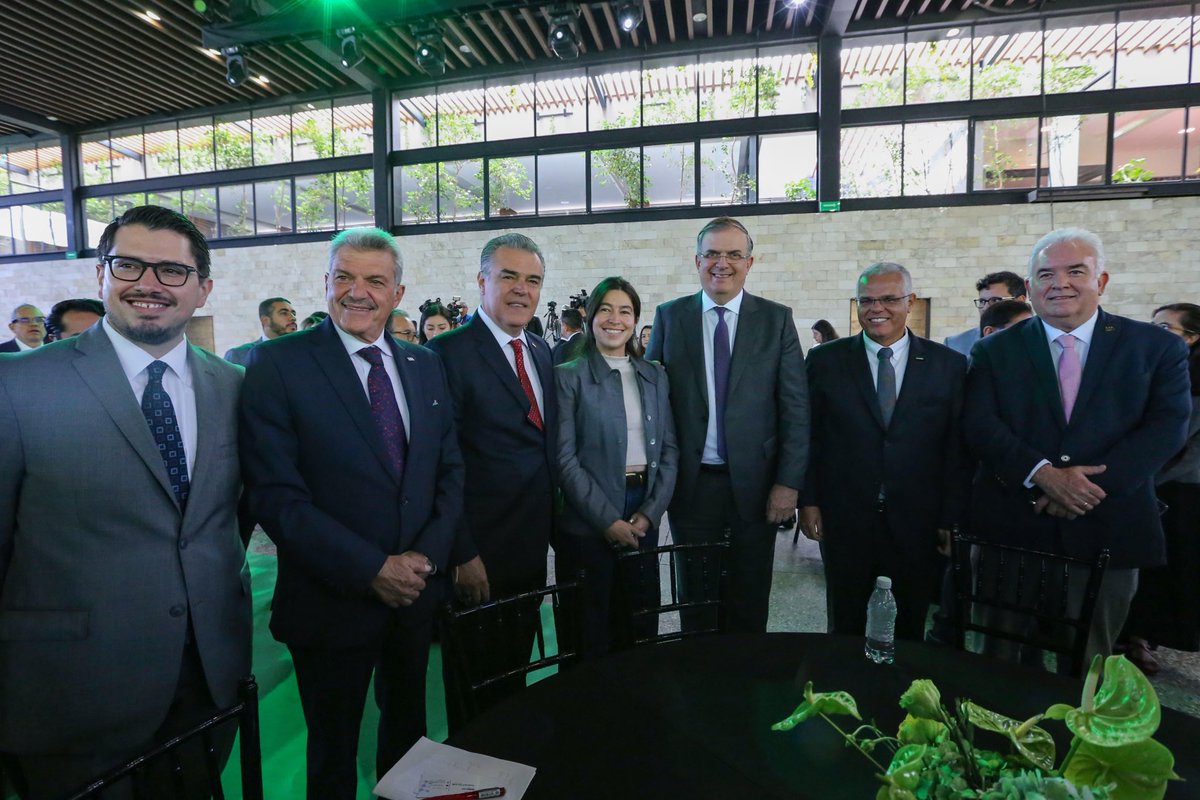 Felicito a Francisco Cervantes del Consejo Coordinador Empresarial por su promoción de la Inteligencia artificial y lenguaje propio en México , acelerar el desarrollo nacional es la causa que nos une.
