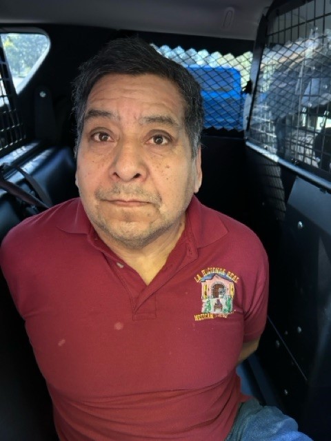 ICE Seattle (@eroseattle) on Twitter photo ICE <a href="/EROSeattle/">ICE Seattle</a> arrested and removed from the U.S. Roberto Diaz-Osorio, 58, a citizen of Mexico in July. Diaz has been convicted in OR of reckless driving, indecent exposure, possession of an open container while driving, driving without license, and DUI twice. ICE <a href="/EROSeattle/">ICE Seattle</a> arrested and removed from the U.S. Roberto Diaz-Osorio, 58, a citizen of Mexico in July. Diaz has been convicted in OR of reckless driving, indecent exposure, possession of an open container while driving, driving without license, and DUI twice.