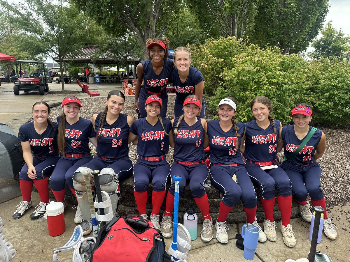 AddisonKram's tweet image. Had a great summer playing with 618 Heat 18u!! Ended the season with a second place finish in the USSSA national championships! Gonna miss this team and coaches next year!! Thankful for it all!!