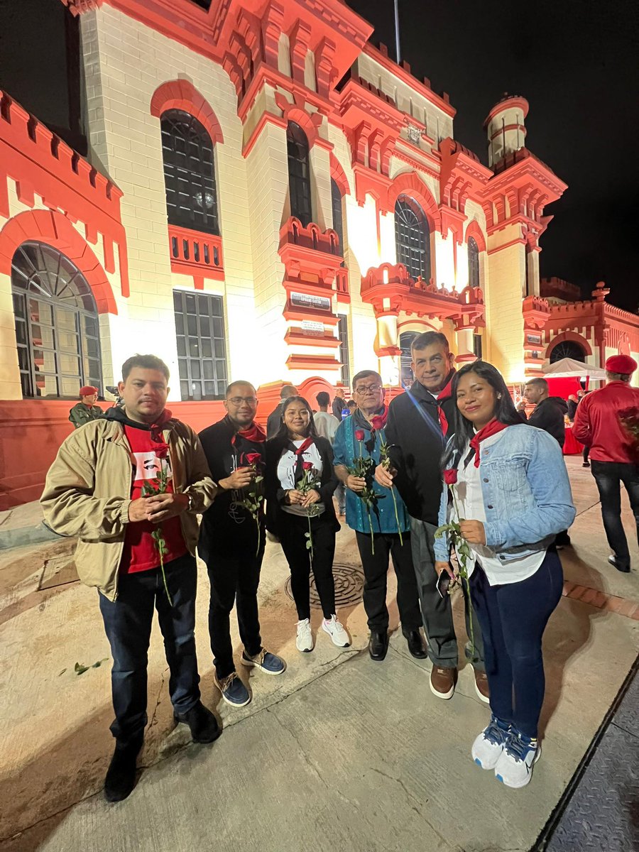 Cumpleaños del Cmte Hugo Chávez Frias 🇻🇪🇳🇮🔴⚫️ 

#71Aniversario