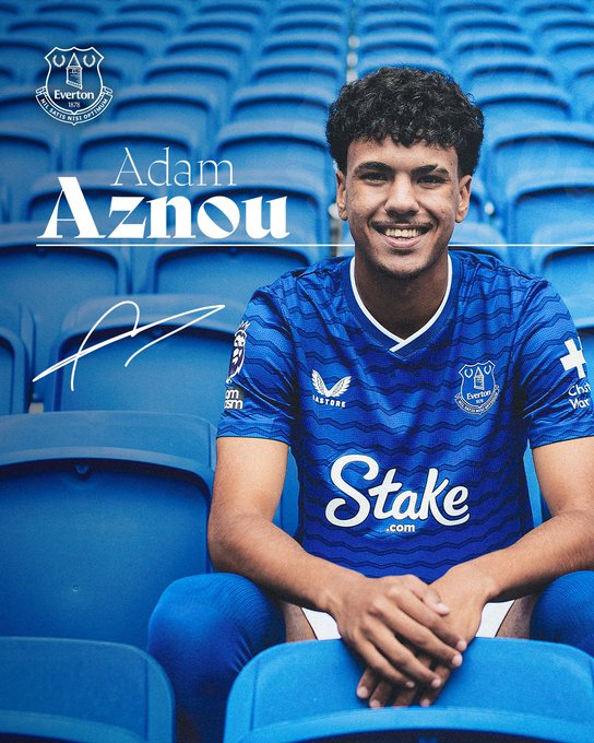 Moroccanfoot94's tweet photo. ✅ Now it’s official: Adam Aznou is a new Everton FC player! 🔵💫
The Moroccan left-back leaves Bayern Munich to join the Premier League side, ready for a new chapter in England. 🇲🇦🇬🇧
#mercato #adamaznou #Everton https://t.co/ZTgKqPG7Ml