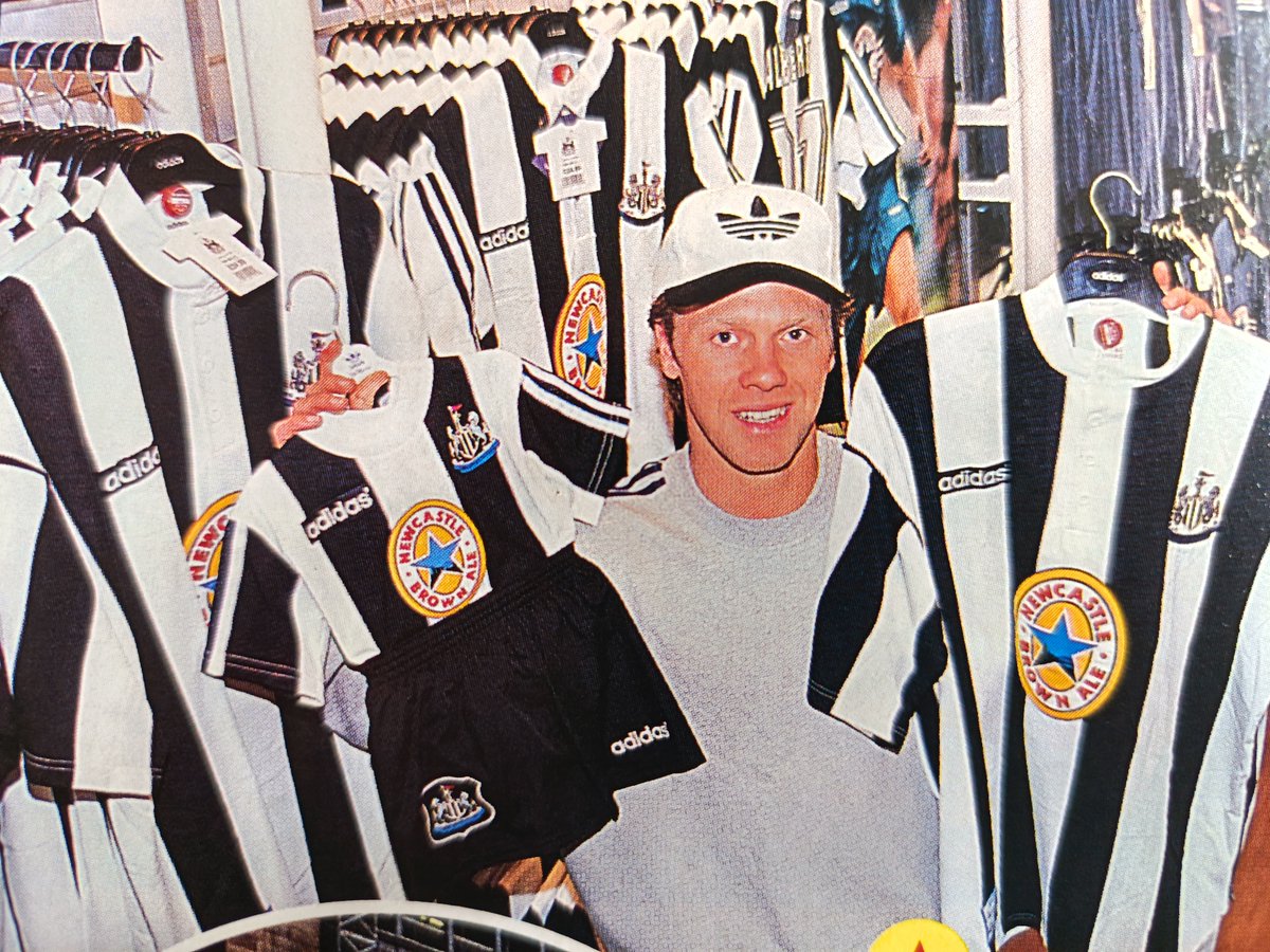 PremiershipYrs's tweet image. Thirty years ago this Summer, @warrenbarton2 joined Newcastle United.

Here are some rare shots of the new signing in the club shop at St James' Park, shortly after signing. #NUFC