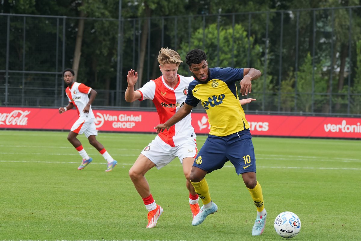 Foto's van de oefenwedstrijd van Feyenoord 021 - Royale Union Saint-Gilloise 023 die gewonnen werd met 3-2 staan nu online op feyenoordtraining.nl/021wedstrijden… (25) en op onze Facebookpagina  facebook.com/feyenoordtrain… (77) ©