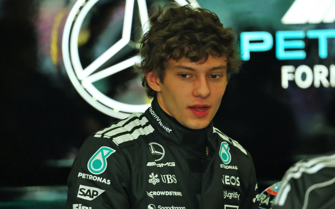 MercedesAMGPCF1's tweet photo. 🚨 James Allison on Kimi :

🗣️ : "We tell him and it's demonstrably a fact that we have taken the wrong steps with the car making our team less competitive and that he's paying the price for that, as is George()"

"It's utterly clear to all of us that the thing we need to do is make the car better, and then Kimi's fortunes will reverse with that, and hopefully he's listening to us as we say those reassuring words, because we absolutely know that he is putting in the effort on his side of that bargain" ❤️