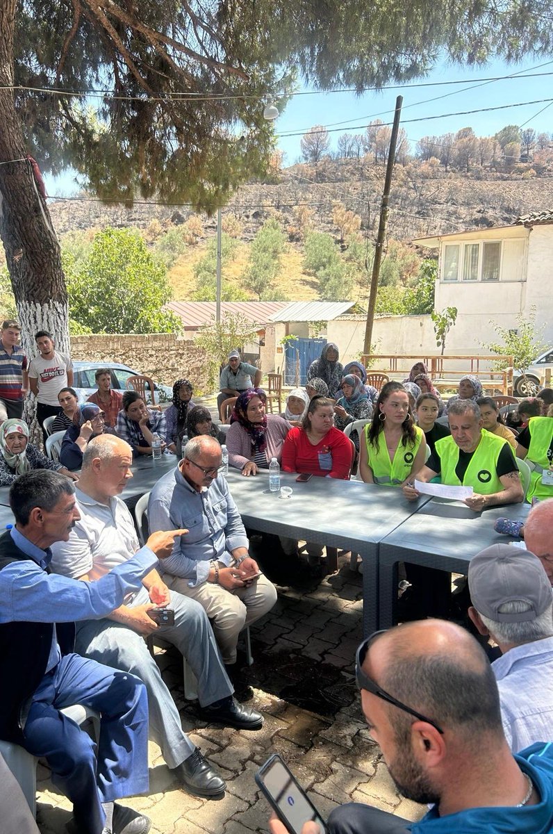 Haluk Levent ( Ahbap Ekibi ) (@haluklevent) on Twitter photo Başkanımız Haluk Levent İzmir yangınlarından etkilenen
Tosunlar, Suçıktı, Üzümlü, Köseler, Yeniköy ve Demircili mahalelerinin muhtarları ile birlikte, yangından etkilenen tüm vatandaşlarımızla toplantı gerçekleştirdi.
📌 Toplamda 136 ev <a href="/csbgovtr/">T.C. Çevre, Şehircilik ve İklim Dğş. Bakanlığı</a> tarafından yapılacak ve teslim Başkanımız Haluk Levent İzmir yangınlarından etkilenen
Tosunlar, Suçıktı, Üzümlü, Köseler, Yeniköy ve Demircili mahalelerinin muhtarları ile birlikte, yangından etkilenen tüm vatandaşlarımızla toplantı gerçekleştirdi.
📌 Toplamda 136 ev <a href="/csbgovtr/">T.C. Çevre, Şehircilik ve İklim Dğş. Bakanlığı</a> tarafından yapılacak ve teslim