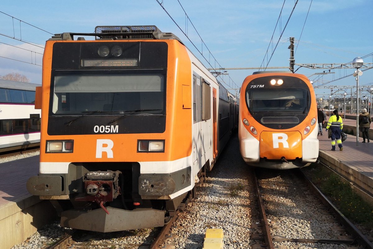 Spain: Catalonia Will Have Its Own Railway Company – The Council of Ministers authorized on Tuesday the creation of the new mixed company Rodalies de Catalunya S.M.E., S.A.jointly owned by the Generalitat (49.9%) and Renfe Viajeros S.A. (50.1%)
More read👉 mediarail.wordpress.com/rail-europe-ne…