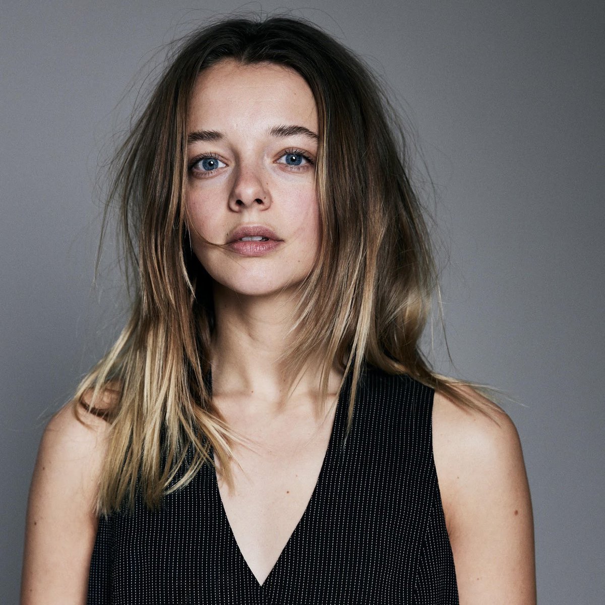 Film Updates (@filmupdates) on Twitter photo Claudia Doumit and Ellie De Lange have joined the cast of ‘3 BODY PROBLEM’ season 2. Claudia Doumit and Ellie De Lange have joined the cast of ‘3 BODY PROBLEM’ season 2.