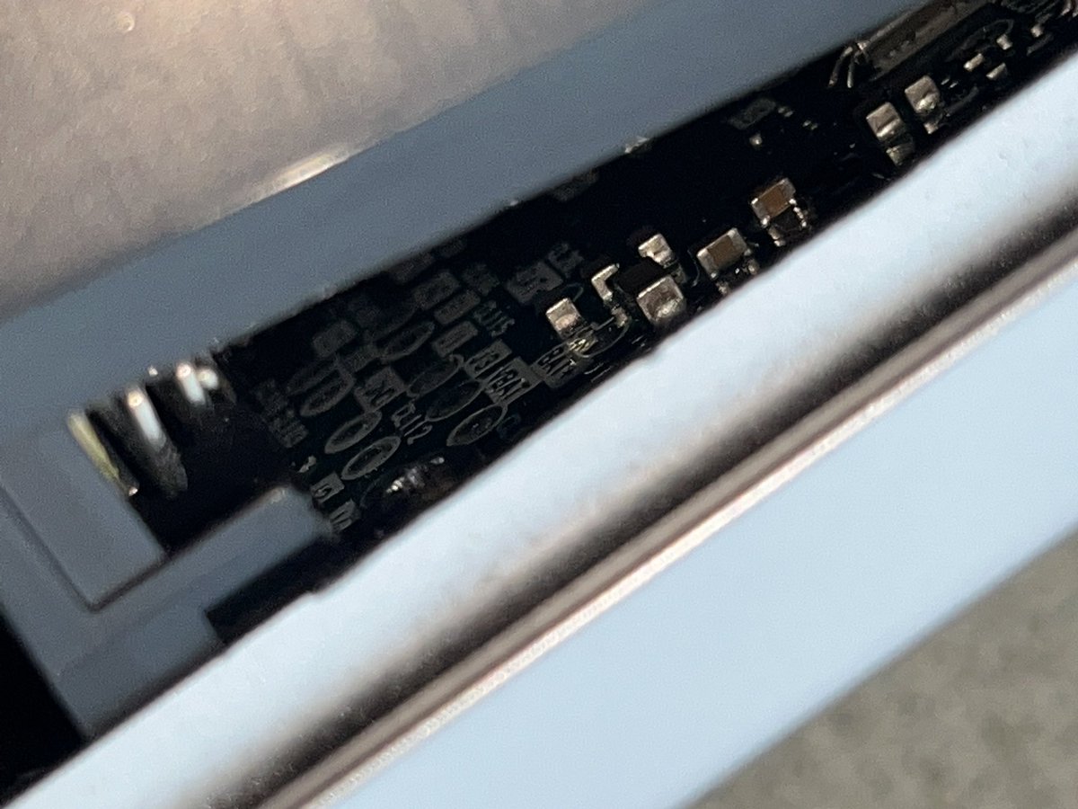 LABnosuke's tweet image. 友達の家のインターホンが壊れたということで修理しにきました！初めてインターホンをバラして何が原因かをちゃんと理解することが出来て嬉しい限りです！