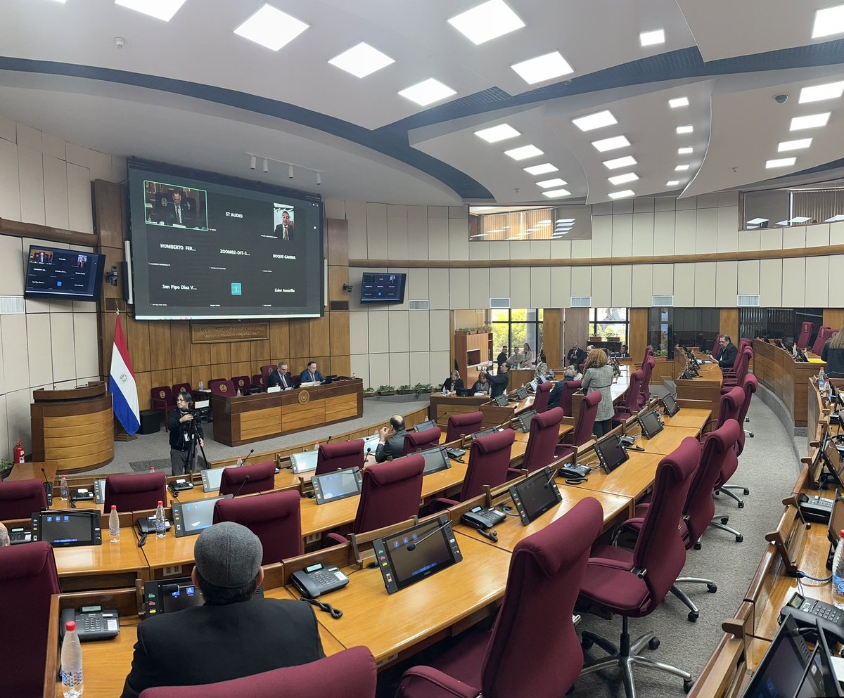 Dirección Sala de Sesiones del Senado (@dss_senado) on Twitter photo Reunión de la Comisión de Asuntos Constitucionales , Defensa Nacional y Fuerza Pública presidida por el Senador <a href="/zacariasirun/">Javier Zacarías Irún</a>.
<a href="/edu_nakayama/">Edu Nakayama</a> <a href="/FilizzolaRafael/">Rafael Filizzola</a> <a href="/pipodiazveron/">Pipo Díaz Verón</a> <a href="/LiderAmarilla/">Líder Amarilla</a> <a href="/senadorcarlos/">Carlos Nuñez Aguero</a> <a href="/RamonRetamozo4/">Ramon C. Retamozo D.</a> <a href="/MarioSenadorPY/">Mario Varela Cardozo</a>
Sala de Sesiones del Senado. Reunión de la Comisión de Asuntos Constitucionales , Defensa Nacional y Fuerza Pública presidida por el Senador <a href="/zacariasirun/">Javier Zacarías Irún</a>.
<a href="/edu_nakayama/">Edu Nakayama</a> <a href="/FilizzolaRafael/">Rafael Filizzola</a> <a href="/pipodiazveron/">Pipo Díaz Verón</a> <a href="/LiderAmarilla/">Líder Amarilla</a> <a href="/senadorcarlos/">Carlos Nuñez Aguero</a> <a href="/RamonRetamozo4/">Ramon C. Retamozo D.</a> <a href="/MarioSenadorPY/">Mario Varela Cardozo</a>
Sala de Sesiones del Senado.