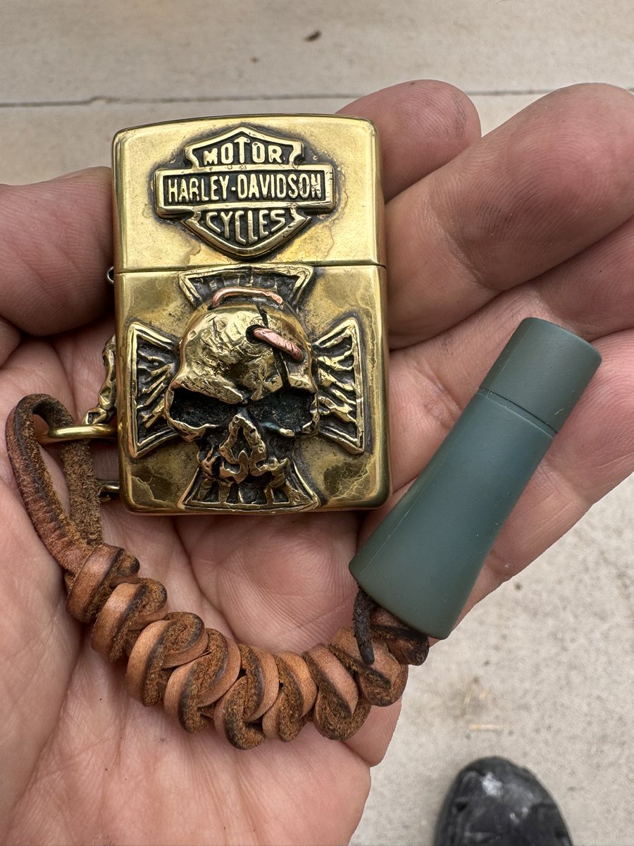 Azul_320's tweet image. The bulge that’s always in my pocket 😆