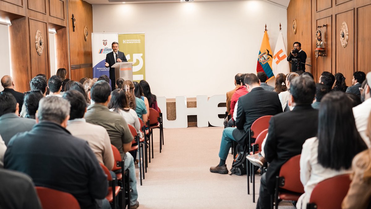Hoy marcamos un antes y un después en la gestión del agua en el agro ecuatoriano.

Desde @Ambiente_Ec impulsamos, por primera vez, un indicador nacional de Huella Hídrica Agrícola, junto a <a href="/AgriculturaEc/">Agricultura, Ganadería y Pesca Ecuador 🇪🇨</a> y con apoyo de la cooperación suiza <a href="/SwissDevCoop/">Swiss Development and Cooperation</a> 

Este hito nos permite
