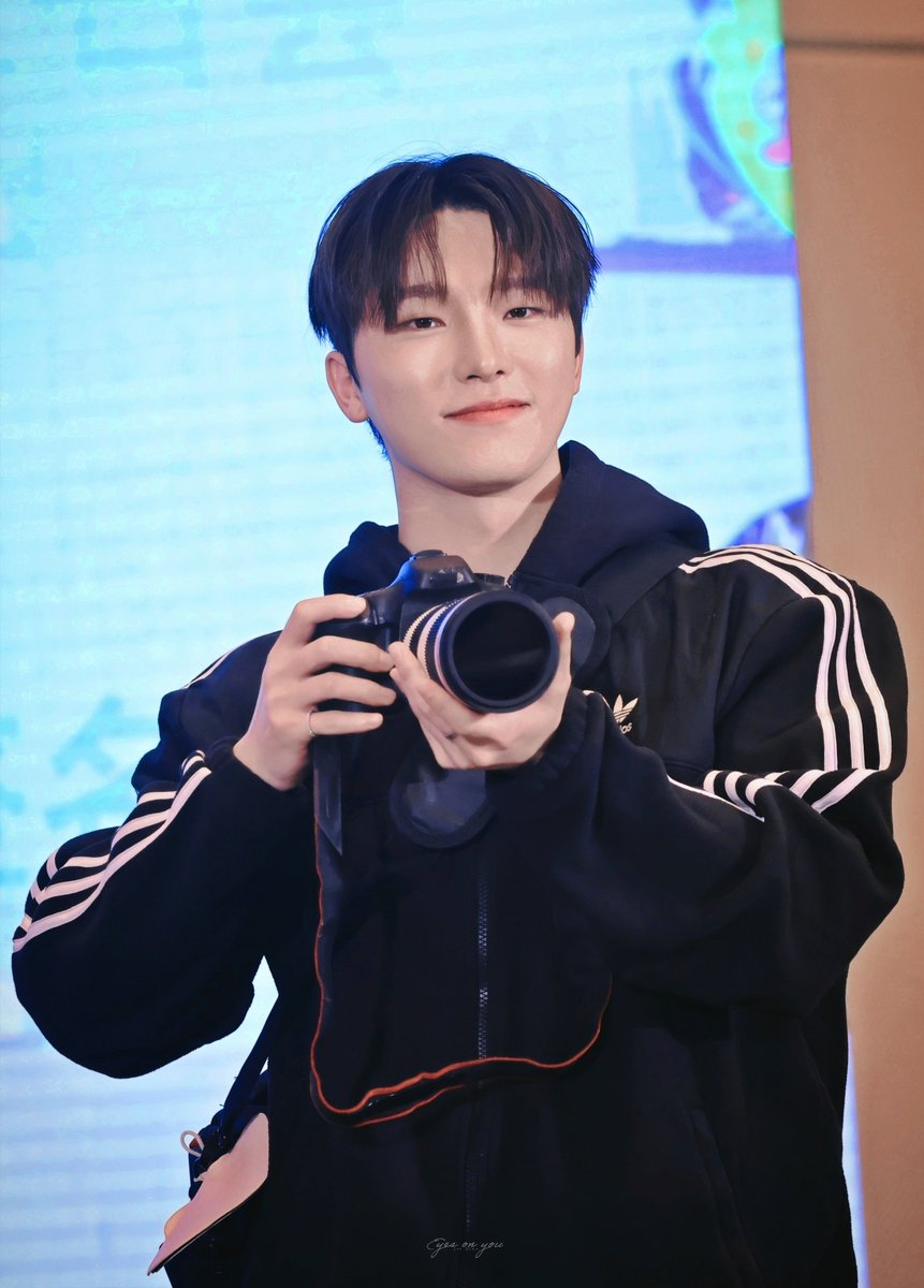 250729 이즈위 상하이 팬싸

정신이 없어서 다른걸 올려버렸네~

#세븐틴 #SEVENTEEN
#디노 #DINO #이찬 #ディノ