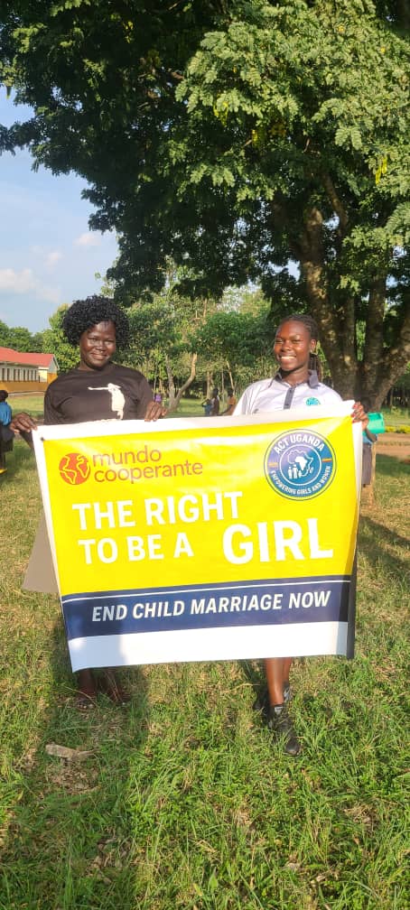 Empowering Rural Girls at Ogako Lacan Primary! 🌟*

50 girls were trained  to make reusable sanitary pads with support from @MundoCooperante, ensuring no girl missed school due to menstruation. 🌸💪
#TheRighttobeaGirl 
#EndChildMarriage 
<a href="/mundocooperante/">Mundo Cooperante</a>
<a href="/GirlsFirstFund/">Girls First Fund</a>