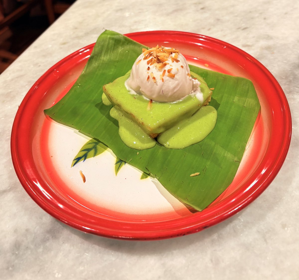 The LEGENDARY Baan PhadThai from Bangkok just opened their first restaurant in India at Indiranagar. The Phad Thai was obviously good but that Pandan Toast with that smoked coconut ice cream was heavenly!!
