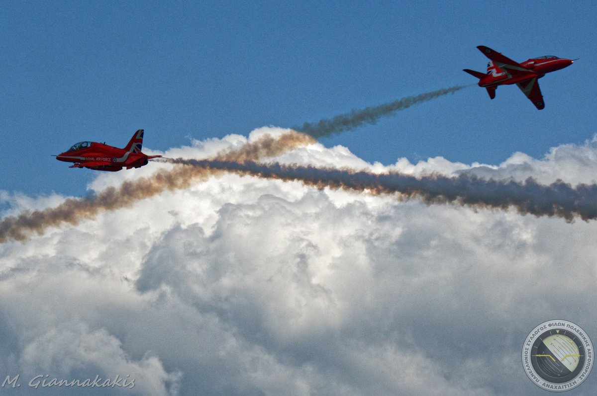 MyronGian's tweet photo. Red Arrows Synchro Cross
#RedArrows #RAF #RoyalAirForce #rafredarrows #perarduaadastra #synchrocross #Red6 #Red7 #baehawk #hawk #hawktrainer #d300 #nikonphotography #displayteam #smoke #dyeteam #redarrowsdyeteam #militaryaviationphotography #aerobaticteam #Anaxaitisi @Anaxaitisi https://t.co/ELYw9KftK4