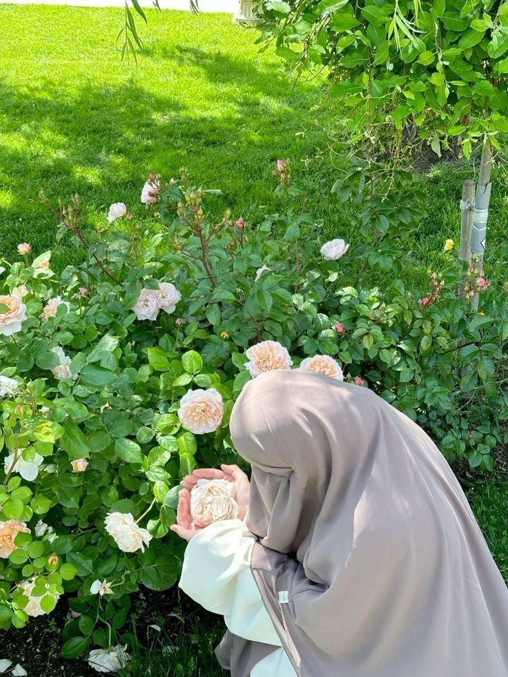 اللهم لا تجعل فى قلبى أكبر منك
اللهم لا تجعل فى قلبي غيرك
اللهم لا تعلقنى بسواك 🤲🤍