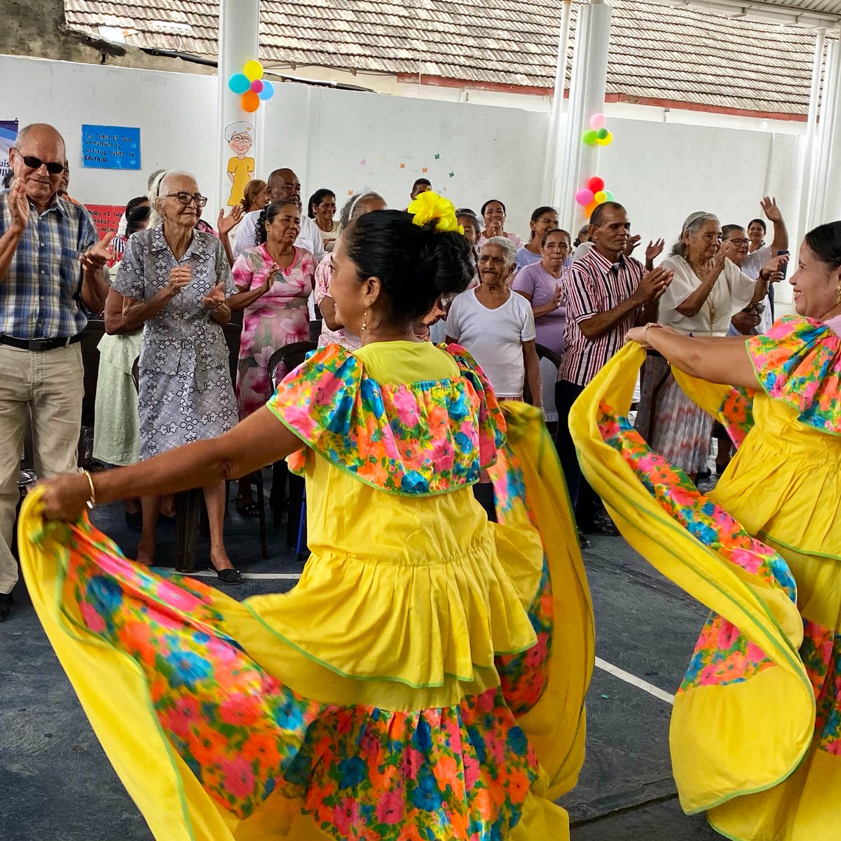 FIMLM's tweet photo. #FimlmColombia 🇨🇴 |

👵🏻👩🏻‍🦽👴🏾 En Fundación, Magdalena, adultos mayores y personas con discapacidad vivieron una jornada inolvidable promovida por la Fundación Internacional María Luisa de Moreno. 

Conoce más aquí: 🌐 https://t.co/UeBJLJYXiS https://t.co/3m2w9XE9FV