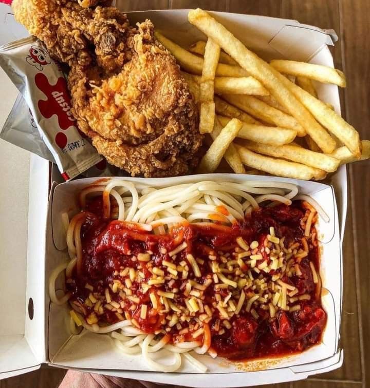 Nerissassa's tweet photo. The best thing about Jollibee’s Yum Burger? You don’t have to think twice ordering it. 🍔 It’s straightforward but hits all the right flavors—meat, mayo, a little sweetness—easygoing food that just works every single time. https://t.co/6pwFWv8SVS