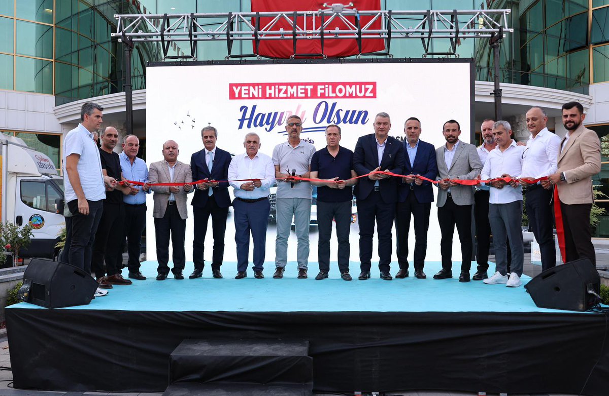 Serdivan Belediyemiz tarafından hizmete kazandırılan yeni araçların tanıtım programına katıldık. 

İlçemizin hizmet kalitesini artıracak bu yatırımların hayırlı olmasını diliyor, Belediye Başkanımız Sayın Osman Çelik’i ve ekibini gayretli çalışmalarından dolayı tebrik ediyorum.