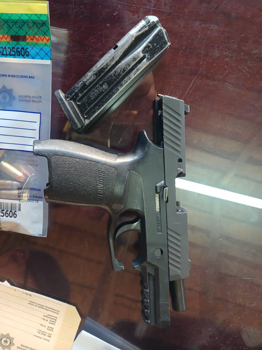 Three Zimbabwean suspects have been arrested in Gauteng. The syndicate has been linked to violent crimes in Gauteng including more than 30 murders. Two unlicensed firearms have been seized.