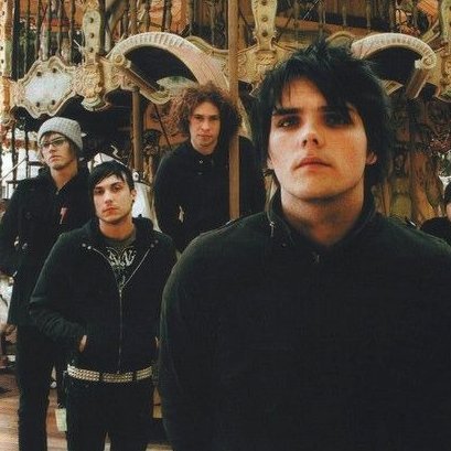 npomvtt's tweet photo. Emo to kpop pipeline: idols de Kpop que são fãs ou admiram o My Chemical Romance; a thread https://t.co/4nnZGedkRM