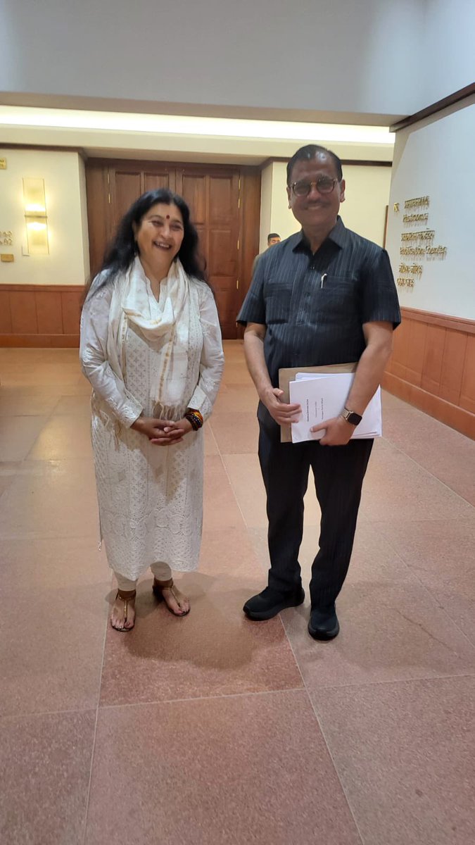 Dr. Divya Gupta (@drdivyagupta28) on Twitter photo आज संसद भवन दिल्ली में इंदौर के यशस्वी सांसद श्री <a href="/iShankarLalwani/">Shankar Lalwani - #IndoreAhead</a> जी से सौजन्य भेंट हुई। इस दौरान पालघर से सांसद श्री उज्ज्वल निकम जी, मेरठ से सांसद श्री <a href="/arungovil12/">Arun Govil</a> जी और गोरखपुर से सांसद श्री <a href="/ravikishann/">Ravi Kishan</a> जी से मुलाक़ात और संवाद का सौभाग्य मिला ।
शंकर भैय्या , इस आत्मीय आज संसद भवन दिल्ली में इंदौर के यशस्वी सांसद श्री <a href="/iShankarLalwani/">Shankar Lalwani - #IndoreAhead</a> जी से सौजन्य भेंट हुई। इस दौरान पालघर से सांसद श्री उज्ज्वल निकम जी, मेरठ से सांसद श्री <a href="/arungovil12/">Arun Govil</a> जी और गोरखपुर से सांसद श्री <a href="/ravikishann/">Ravi Kishan</a> जी से मुलाक़ात और संवाद का सौभाग्य मिला ।
शंकर भैय्या , इस आत्मीय