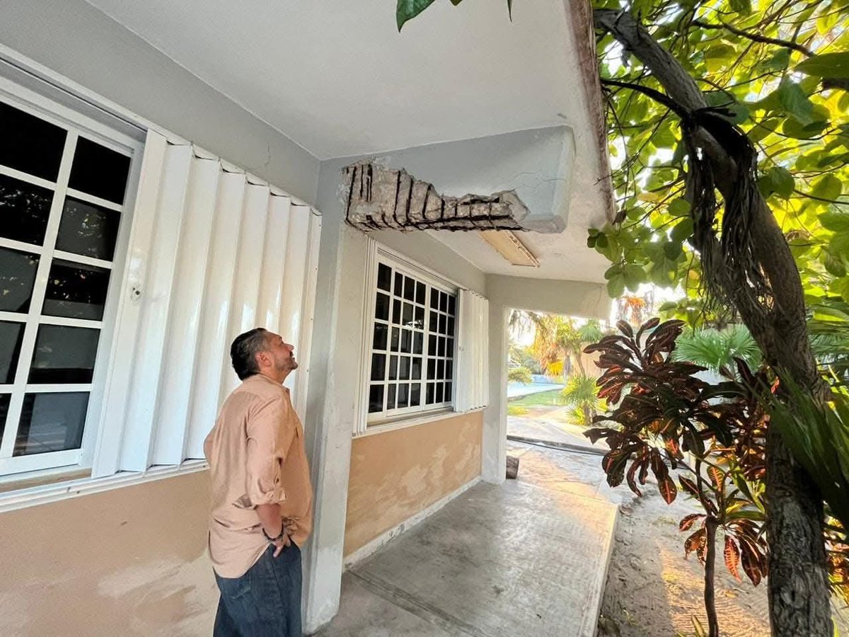 #Entérate 🤬Buscan demoler única escuela frente al mar, ubicada en Puerto Morelos, para construir un hotel con el aval del Gobierno de Hermelinda <a href="/MaraLezama/">Mara Lezama</a>

La secundaria técnica número 7 “Primero de Junio”, localizada frente al mar en Puerto Morelos, única en su tipo de