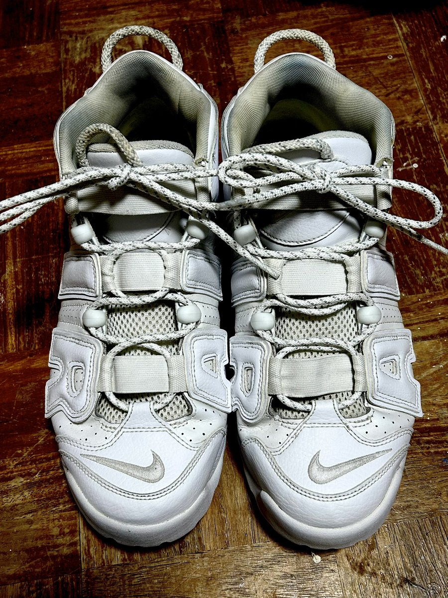 suashiaf1's tweet photo. 外観はそこまで汚れている雰囲気は無いけど、中敷きは触っただけで臭いが最近はつくように。 https://t.co/N6gno7cNnI