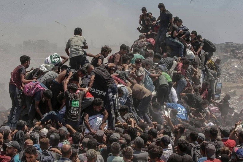 Kind of incredible that the UN and other aid groups refused to work with the Gaza Humanitarian Foundation, to improve it, when this is their own main distribution method: