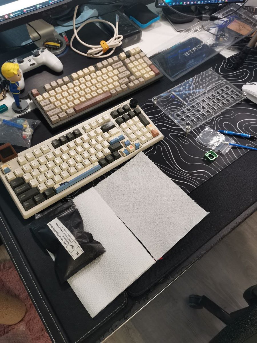 Прама зараз (праз хвілін 5) буду стрыміць на ТВІЧ у рэальным часе, як змазваць механічныя свічы. Завітвайце! Твіч і астатнія мае каналы ў профілі. Далучайцеся!