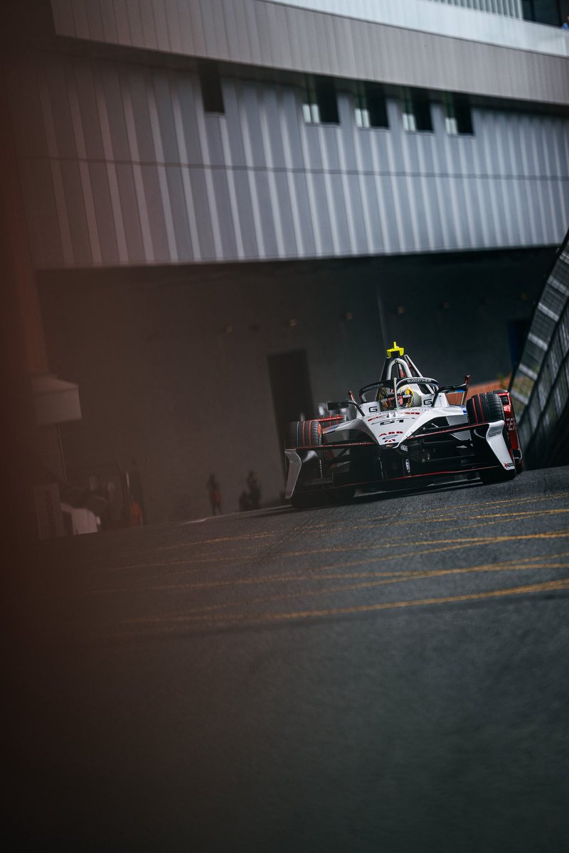 nico_mueller's tweet image. Two incidents out of our control, a glimpse of „what could have been“…
on the positive side; Porsche won the Manufacturers’ World Championship 🙏🏻🏆💪🏻
#nm51 #fullpull #andretti #formulae #london