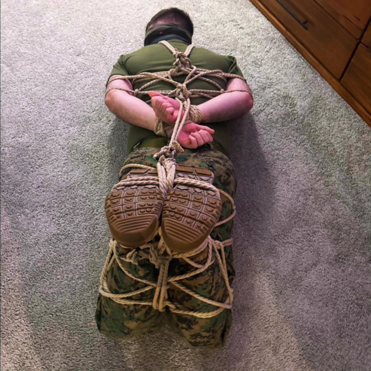 ThatBondageGuy tweet media