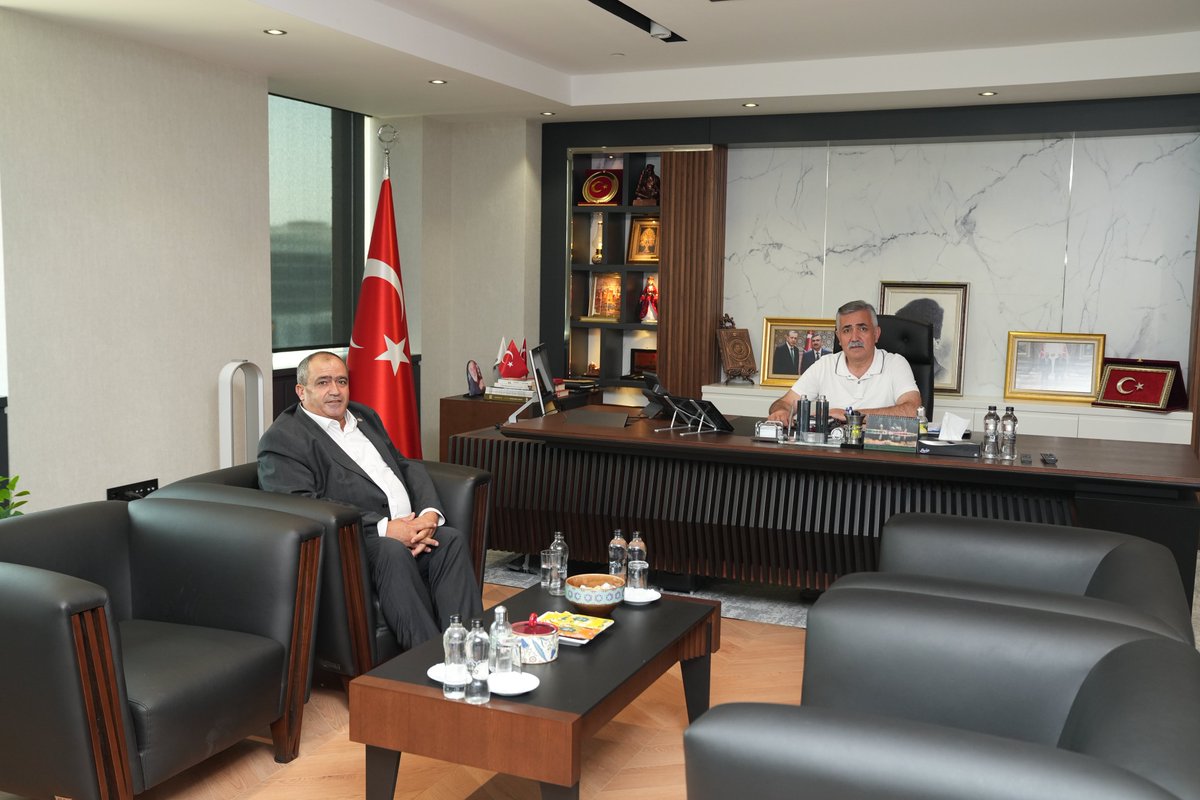 Aksaray Ziraat Odası Başkanı Sayın Emin Koçak’a nazik ziyaretleri için teşekkürlerimi sunuyorum.