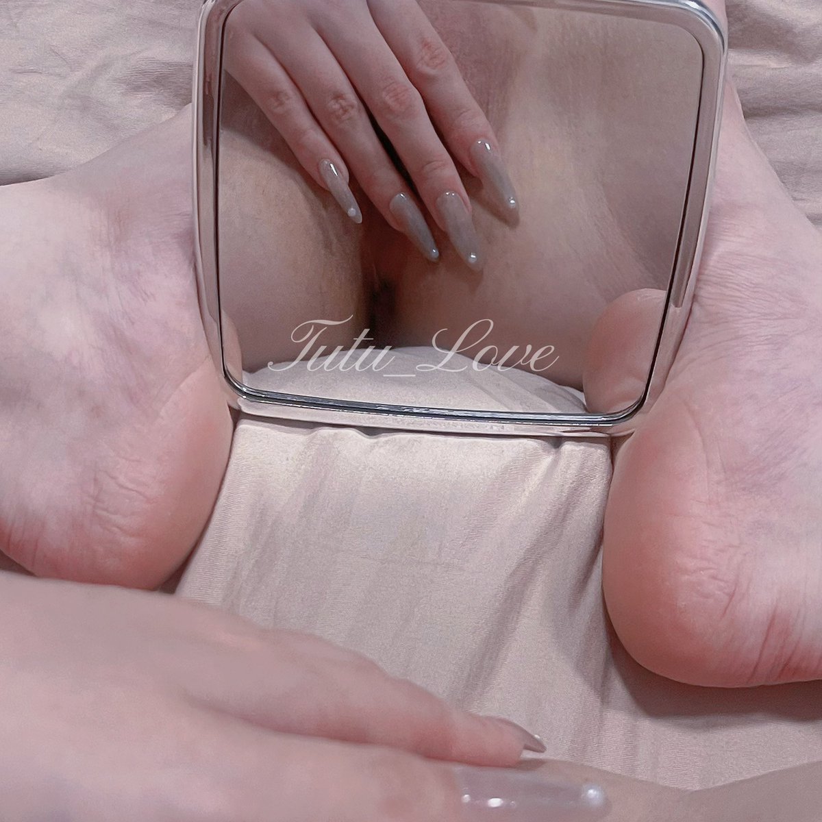 💗🤍 ^>៸៸៸៸<^