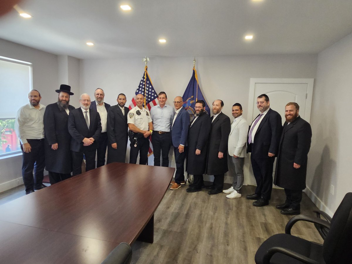 Yeruchim Silber (@ysilber) on Twitter photo Proud to represent <a href="/AgudahNews/">Agudath Israel of America</a> at an important roundtable on antisemitism led by <a href="/RepDanGoldman/">Rep. Dan Goldman</a> hosted by Assemblyman <a href="/SEichenstein/">Simcha Eichenstein</a> Proud to represent <a href="/AgudahNews/">Agudath Israel of America</a> at an important roundtable on antisemitism led by <a href="/RepDanGoldman/">Rep. Dan Goldman</a> hosted by Assemblyman <a href="/SEichenstein/">Simcha Eichenstein</a>