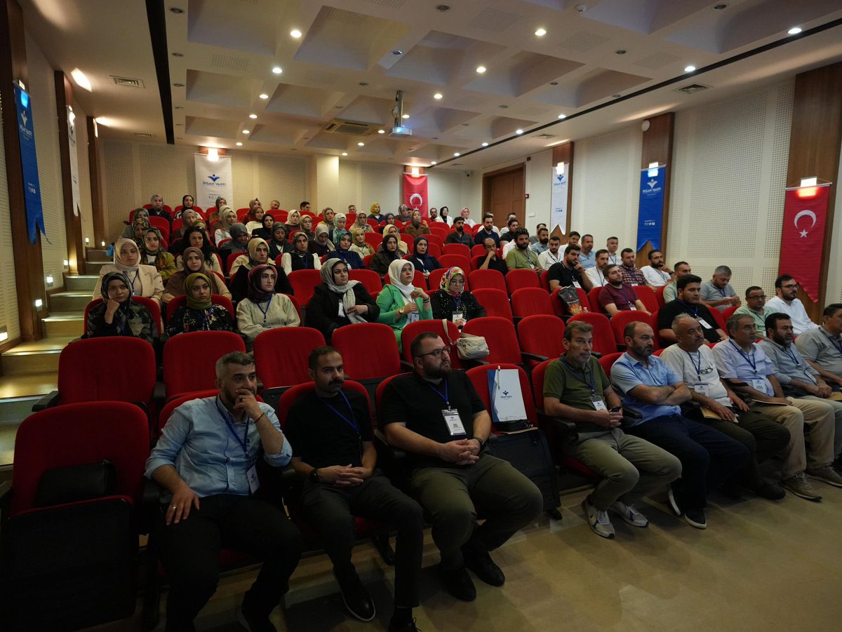 📌 YURT İDARECİLERİ İSTİŞARE VE MOTİVASYON KAMPI

Vakfımız bünyesinde görev yapan yurt idarecilerimizle 3 gün sürecek kampımız için bir araya geldik. 

Kampımızın ilk gününde 2025–2026 dönemi hazırlıkları kapsamında yürütülecek çalışmalar değerlendirildi. Süreç planlamalarının