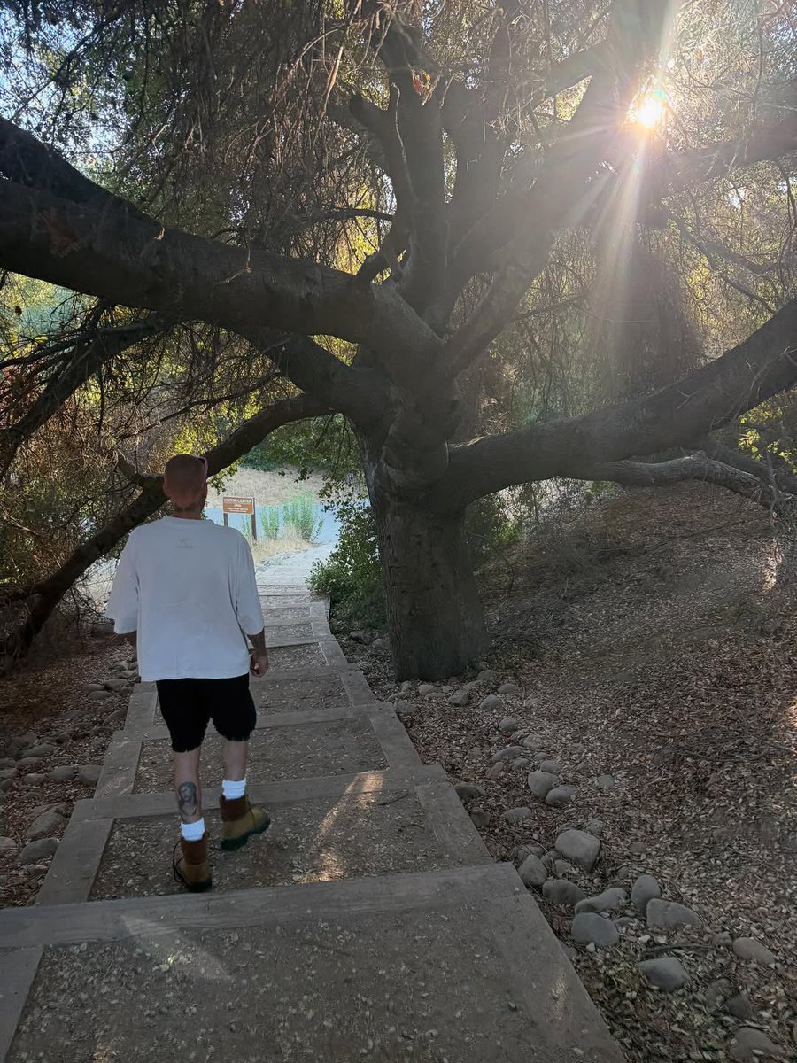 Let’s have a good day, let’s go outside 

Get in nature 

Thanking Jesus for his patience with me this morning 

I can be extremely selfish and impatient yet Jesus always has his arms open toward me 🤗🤗🤗