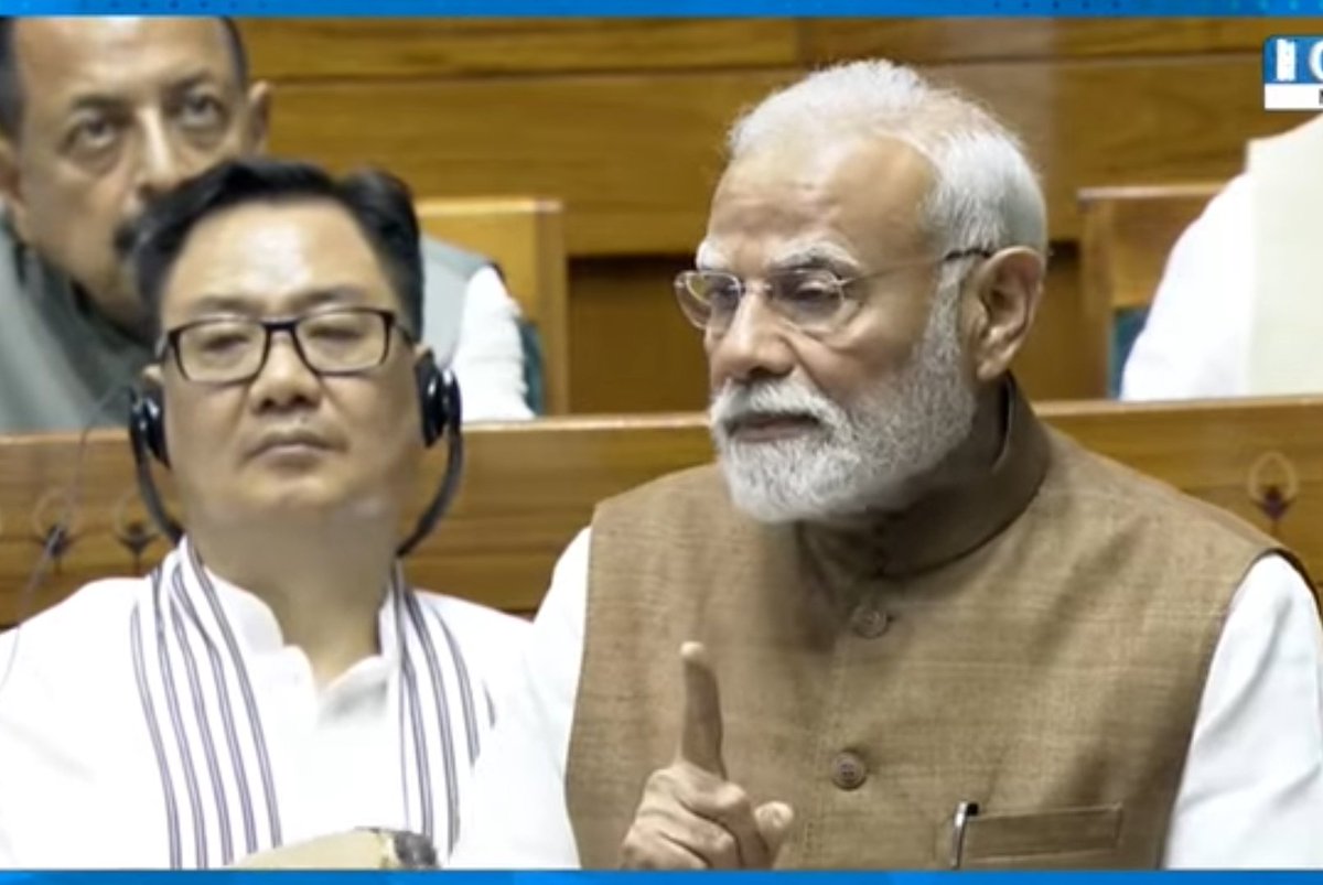 सदन में कांग्रेस पर तंज कसते हुए, प्रधानमंत्री मोदी जी ने कांग्रेस को छिछोरापन बोला, मोदी आपके मुंह से छिछोरापन जैसे शब्द बोलना बिल्कुल शोभा नहीं देता हैं, वो भी पवित्र संसद सदन में, शर्म किजिए मोदी जी!😡🤬

ये सब शब्द तो गली के लूचा लफंगे लोग बोलते हैं!