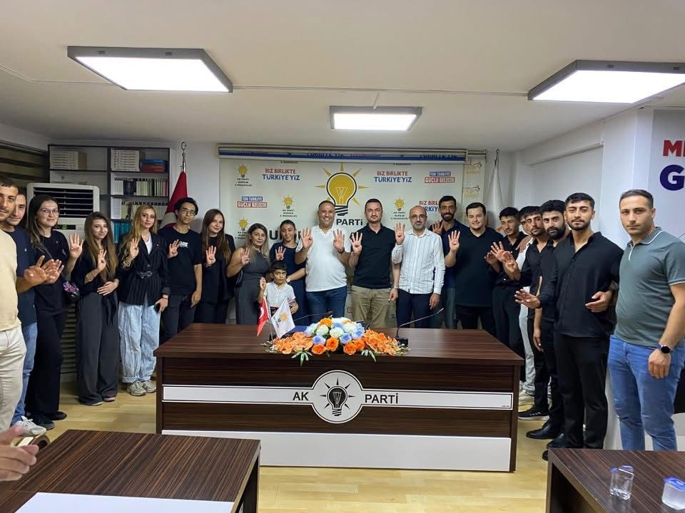 Burdur Gündem (@burdurgundem) on Twitter photo AK PARTİ BURDUR’A KATILIMLAR DEVAM EDİYOR
Yeniden Refah Partisi Burdur Merkez İlçe Başkanı Halil Biricik, AK Parti Burdur’a katıldı. <a href="/akpartiburdur/">AK PARTİ BURDUR</a> <a href="/mvmustafaoguz/">Mustafa Oğuz 🇹🇷</a> <a href="/profademkorkmaz/">Adem Korkmaz</a>
burdurgundem.com.tr/ak-parti-burdu… AK PARTİ BURDUR’A KATILIMLAR DEVAM EDİYOR
Yeniden Refah Partisi Burdur Merkez İlçe Başkanı Halil Biricik, AK Parti Burdur’a katıldı. <a href="/akpartiburdur/">AK PARTİ BURDUR</a> <a href="/mvmustafaoguz/">Mustafa Oğuz 🇹🇷</a> <a href="/profademkorkmaz/">Adem Korkmaz</a>
burdurgundem.com.tr/ak-parti-burdu…