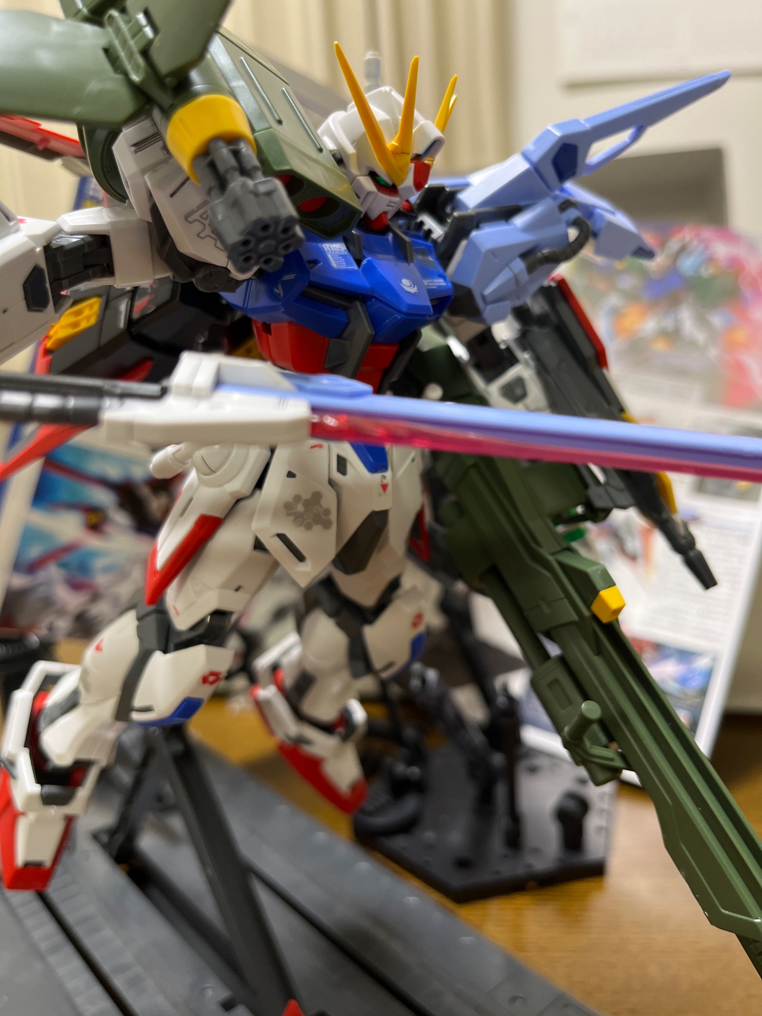 ビルドストライクmg 最終値下げ MG 1/100 ビルドストライクガンダム フルパッケージ｜バンダイ