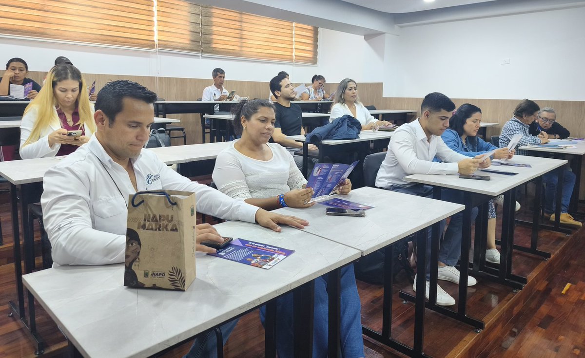 MMDDHH_Zona4's tweet photo. 📍#Chone

📌Participamos en la feria #InnovaCacaoEc para sensibilizar sobre la prevención de violencias basadas en género, dirigida a la comunidad universitaria de la @UleamEcuador.

#ElNuevoEcuador https://t.co/fcBQIaxGO3