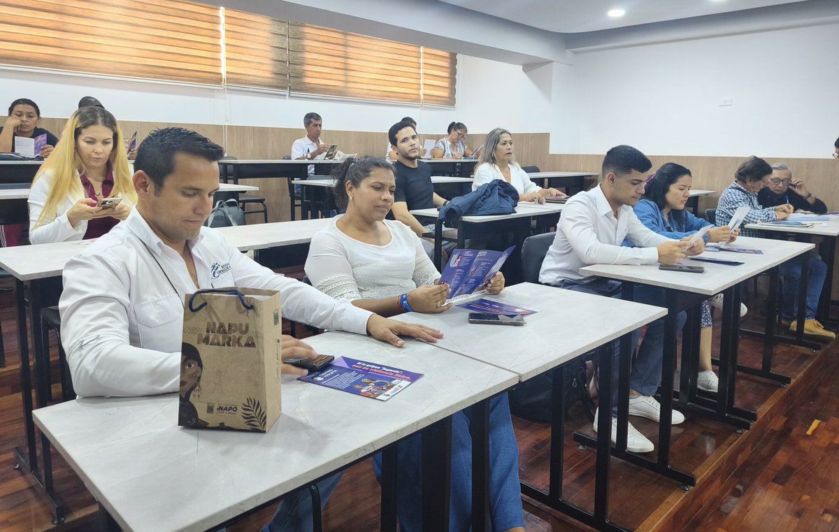 MMDDHH_Zona4's tweet photo. 📍#Chone

📌Participamos en la feria #InnovaCacaoEc para sensibilizar sobre la prevención de violencias basadas en género, dirigida a la comunidad universitaria de la @UleamEcuador.

#ElNuevoEcuador https://t.co/fcBQIaxGO3