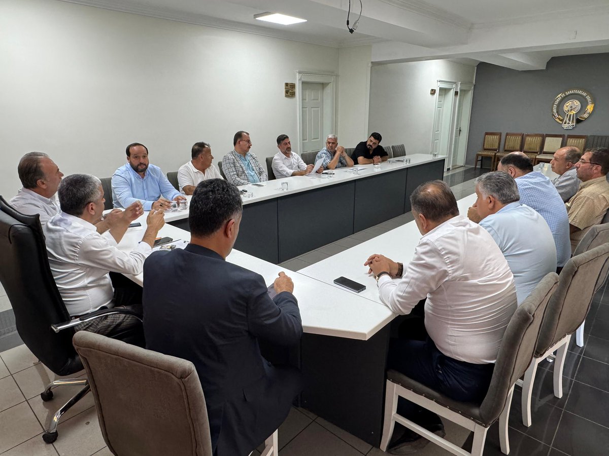 GESOB Temmuz Ayı Yönetim ve Denetim Kurulu Toplantımızı Başkan vekillerimiz Tuncay Tabur, Hasan Akdeniz, yönetim ve denetim kurulu üyelerimizin katılımıyla gerçekleştirdik.
Toplantımızda alınan kararların, tüm odalarımıza ve esnaf camiamıza hayırlı olmasını temenni ediyorum.