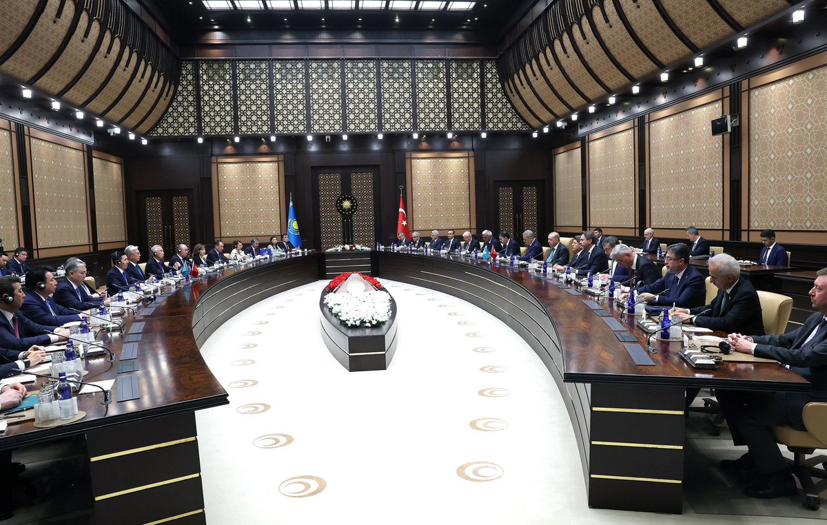 Prof. Dr. Haluk Görgün (@halukgorgun) on Twitter photo 📍Ankara
Cumhurbaşkanımız Sayın <a href="/RTErdogan/">Recep Tayyip Erdoğan</a>’ın davetiyle ülkemizi ziyaret eden Kazakistan Cumhurbaşkanı Sayın <a href="/TokayevKZ/">Qasym-Jomart Toqayev</a> ile Cumhurbaşkanlığı Külliyesi’nde gerçekleşen resmî karşılama törenine, ardından düzenlenen Türkiye-Kazakistan Yüksek Düzeyli Stratejik İşbirliği Konseyi’nin 📍Ankara
Cumhurbaşkanımız Sayın <a href="/RTErdogan/">Recep Tayyip Erdoğan</a>’ın davetiyle ülkemizi ziyaret eden Kazakistan Cumhurbaşkanı Sayın <a href="/TokayevKZ/">Qasym-Jomart Toqayev</a> ile Cumhurbaşkanlığı Külliyesi’nde gerçekleşen resmî karşılama törenine, ardından düzenlenen Türkiye-Kazakistan Yüksek Düzeyli Stratejik İşbirliği Konseyi’nin