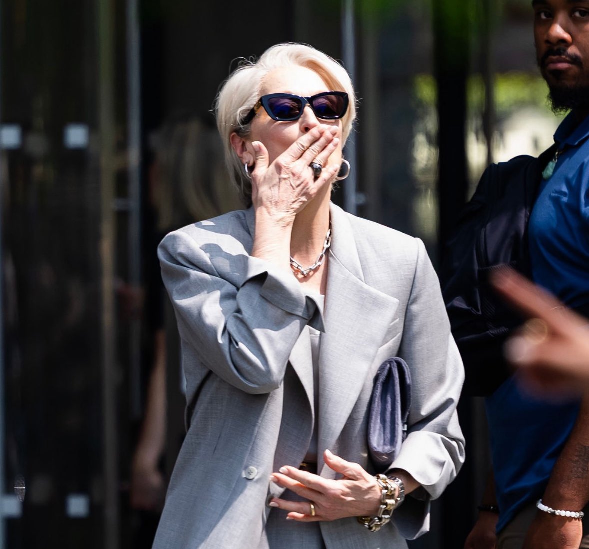 LumosSmile's tweet photo. Miranda Priestly blowing a kiss 😘 https://t.co/PCJENstCvz