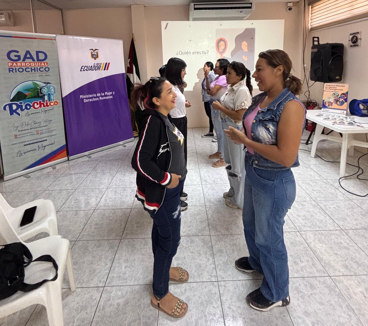 MMDDHH_Zona4's tweet photo. 📍#Portoviejo

📌Desarrollamos charla “Construyendo pensamientos violetas” en Río Chico sobre autoestima y empoderamiento femenino, con dinámicas participativas y entrega de material informativo sobre servicios disponibles.

#ElNuevoEcuador https://t.co/LbXnXTf8S0